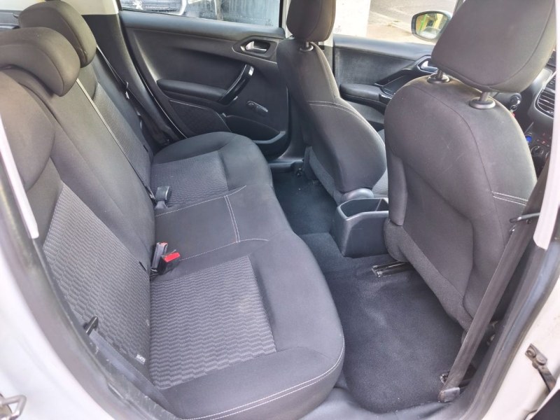 Foto 7 de PEUGEOT 208 5P ACTIVE BlueHDi 73kW 100CV