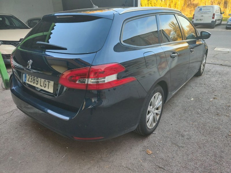 Foto 3 de PEUGEOT 308 W Style BlueHDi 100 SS 6 Vel. MAN