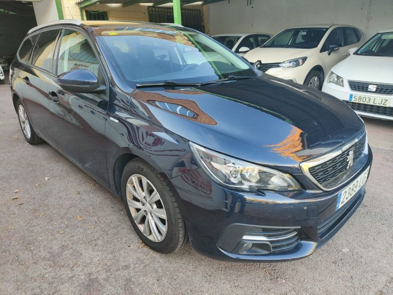 Foto 4 de PEUGEOT 308 W Style BlueHDi 100 SS 6 Vel. MAN