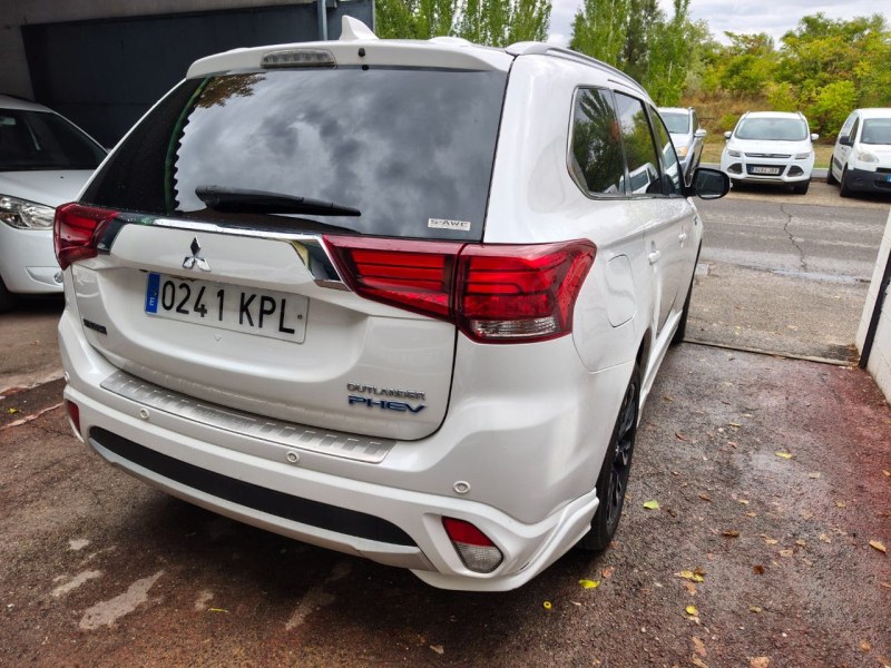 Foto 3 de MITSUBISHI Outlander 2.0 PHEV Kaiteki Auto 4WD