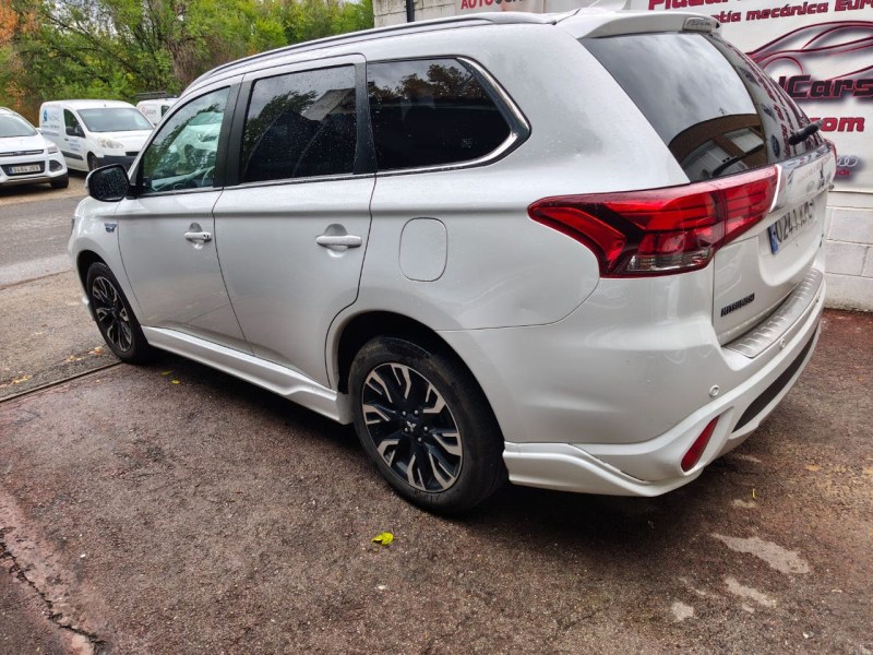 Foto 4 de MITSUBISHI Outlander 2.0 PHEV Kaiteki Auto 4WD