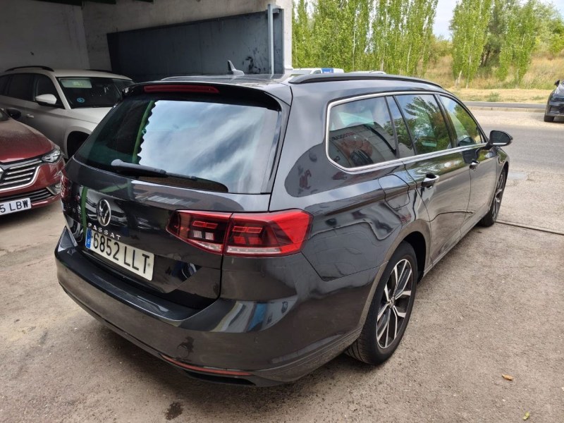 Foto 4 de VOLKSWAGEN Passat Variant Executive 2.0 TDI 110kW DSG
