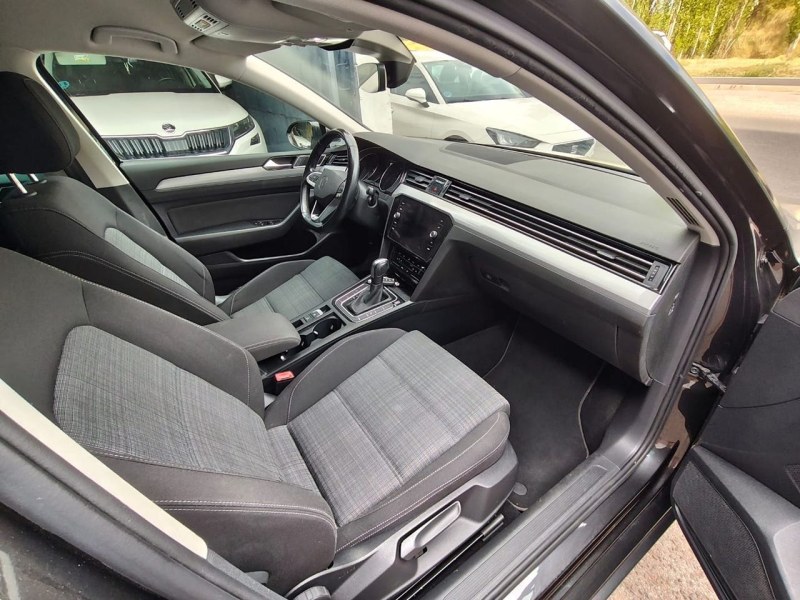 Foto 5 de VOLKSWAGEN Passat Variant Executive 2.0 TDI 110kW DSG
