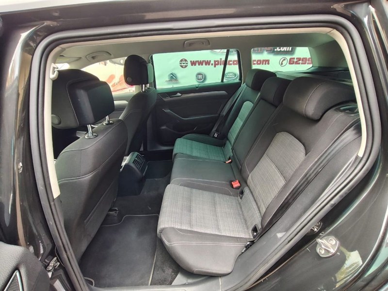 Foto 7 de VOLKSWAGEN Passat Variant Executive 2.0 TDI 110kW DSG