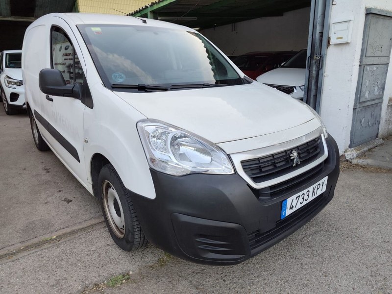 Foto 2 de PEUGEOT Partner Furgon Confort L1 1.6 BlueHDi 55KW 75