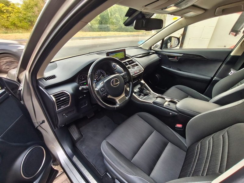 Foto 6 de LEXUS NX 2.5 300h Business Navigation 2WD
