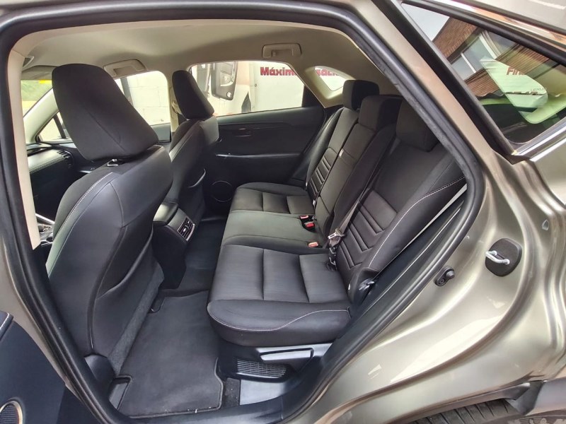 Foto 8 de LEXUS NX 2.5 300h Business Navigation 2WD