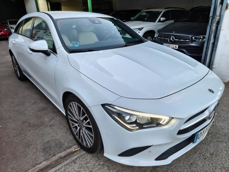 Foto 2 de MERCEDES-BENZ CLA CLA 220 D DCT Shooting Brake