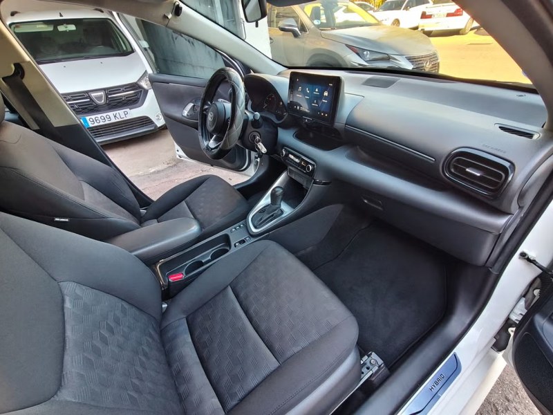 Foto 6 de TOYOTA Yaris 1.5 120H Active Plus