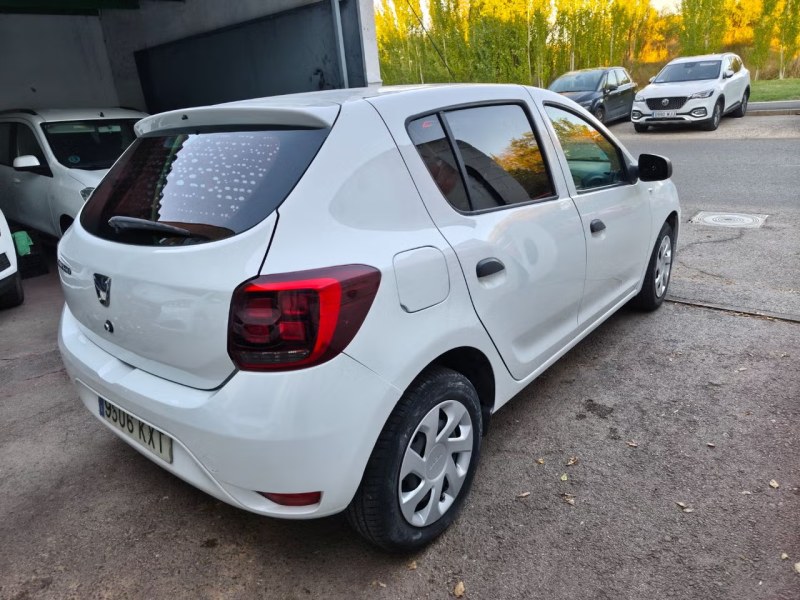 Foto 3 de DACIA Sandero Essential TCE 66kW 90CV GLP  SS