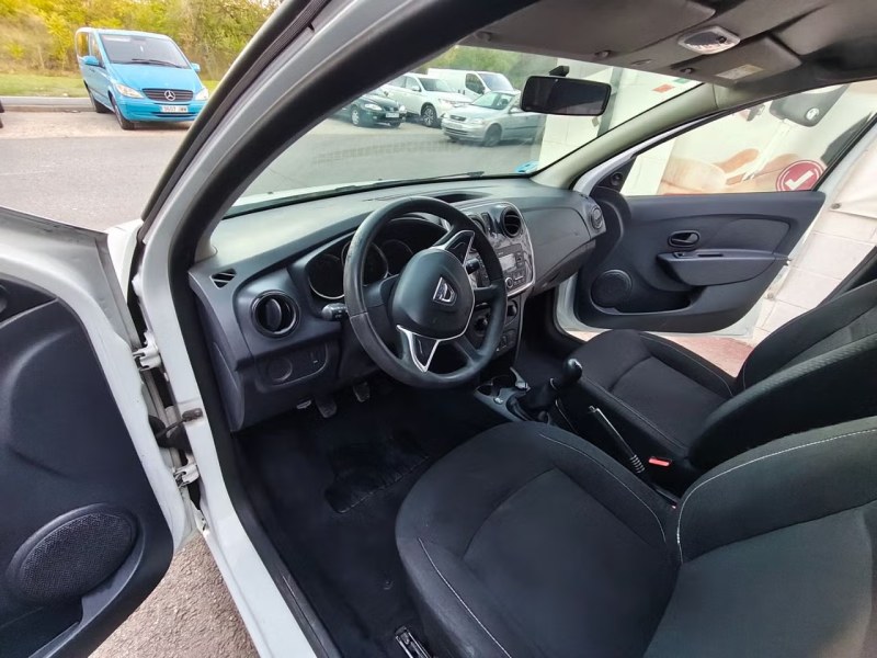 Foto 6 de DACIA Sandero Essential TCE 66kW 90CV GLP  SS