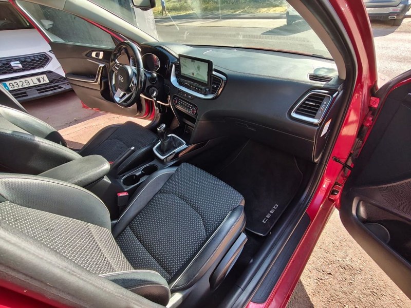 Foto 6 de KIA Ceed Tourer Tourer 1.6 MHEV 100kW Tech DCT