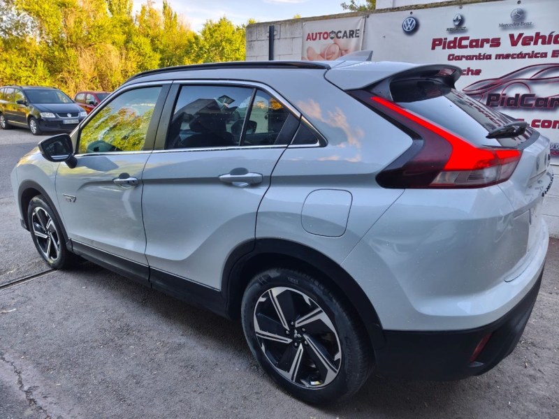 Foto 4 de MITSUBISHI Eclipse Cross 2.4 PHEV Kaiteki Auto 4WD