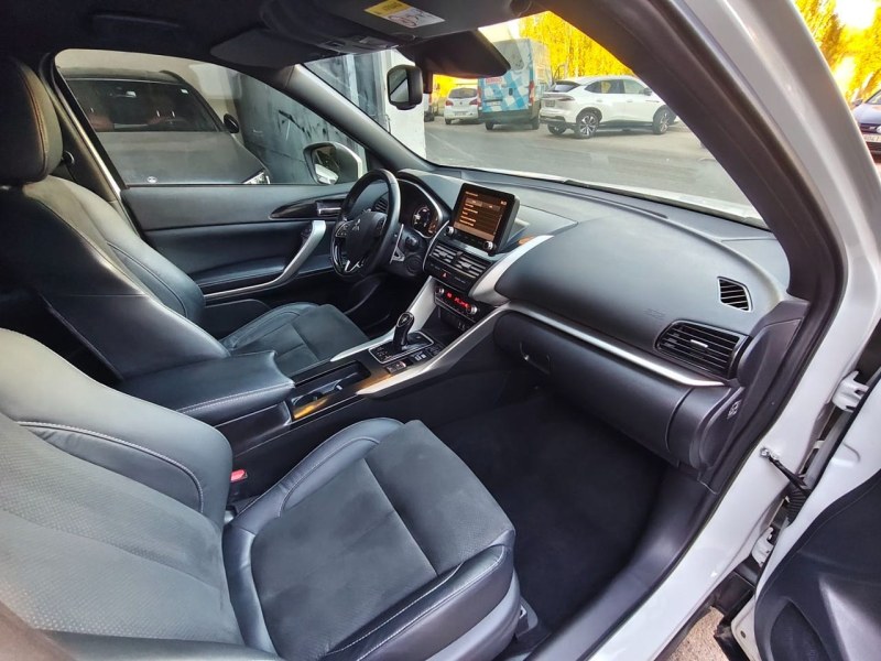 Foto 5 de MITSUBISHI Eclipse Cross 2.4 PHEV Kaiteki Auto 4WD