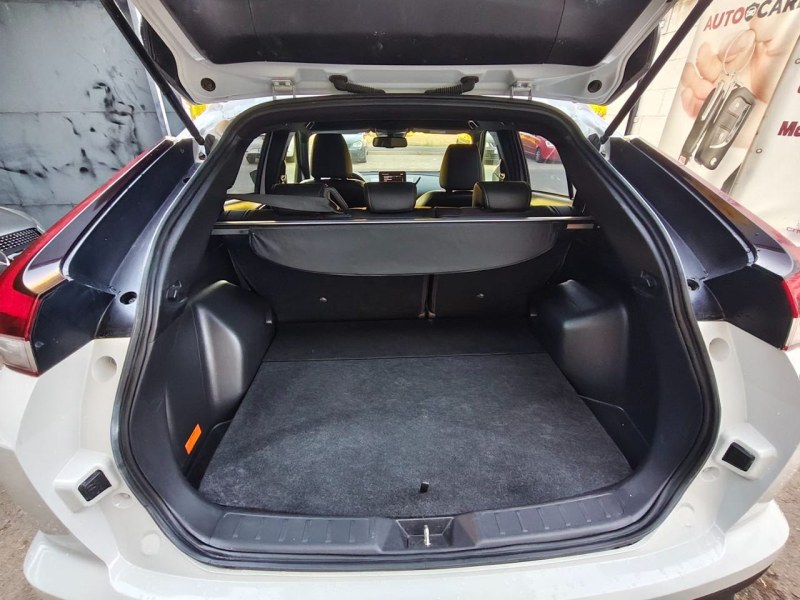 Foto 8 de MITSUBISHI Eclipse Cross 2.4 PHEV Kaiteki Auto 4WD